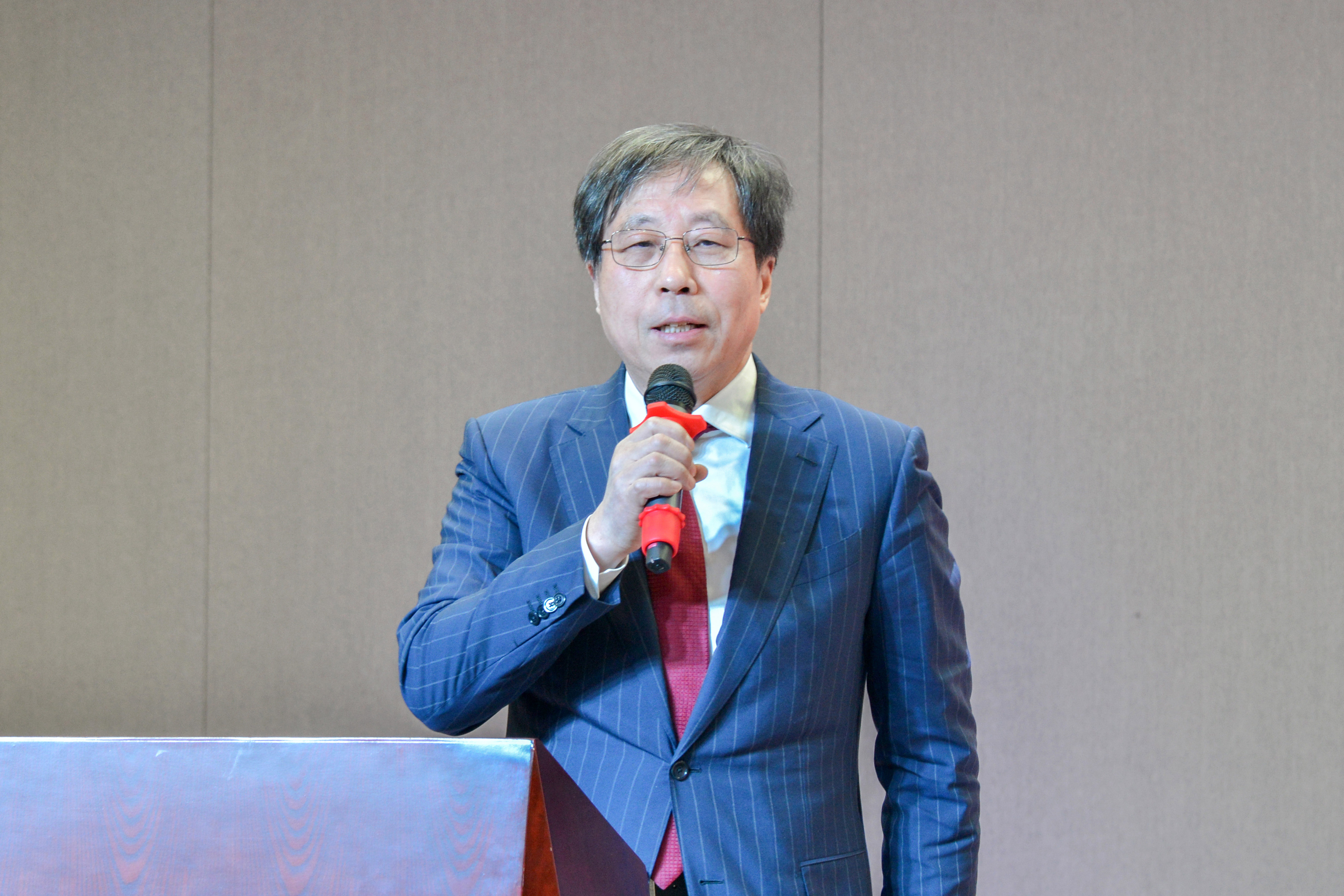 破風(fēng)浪 共揚(yáng)帆——巨人集團(tuán)公司召開2024迎春大會