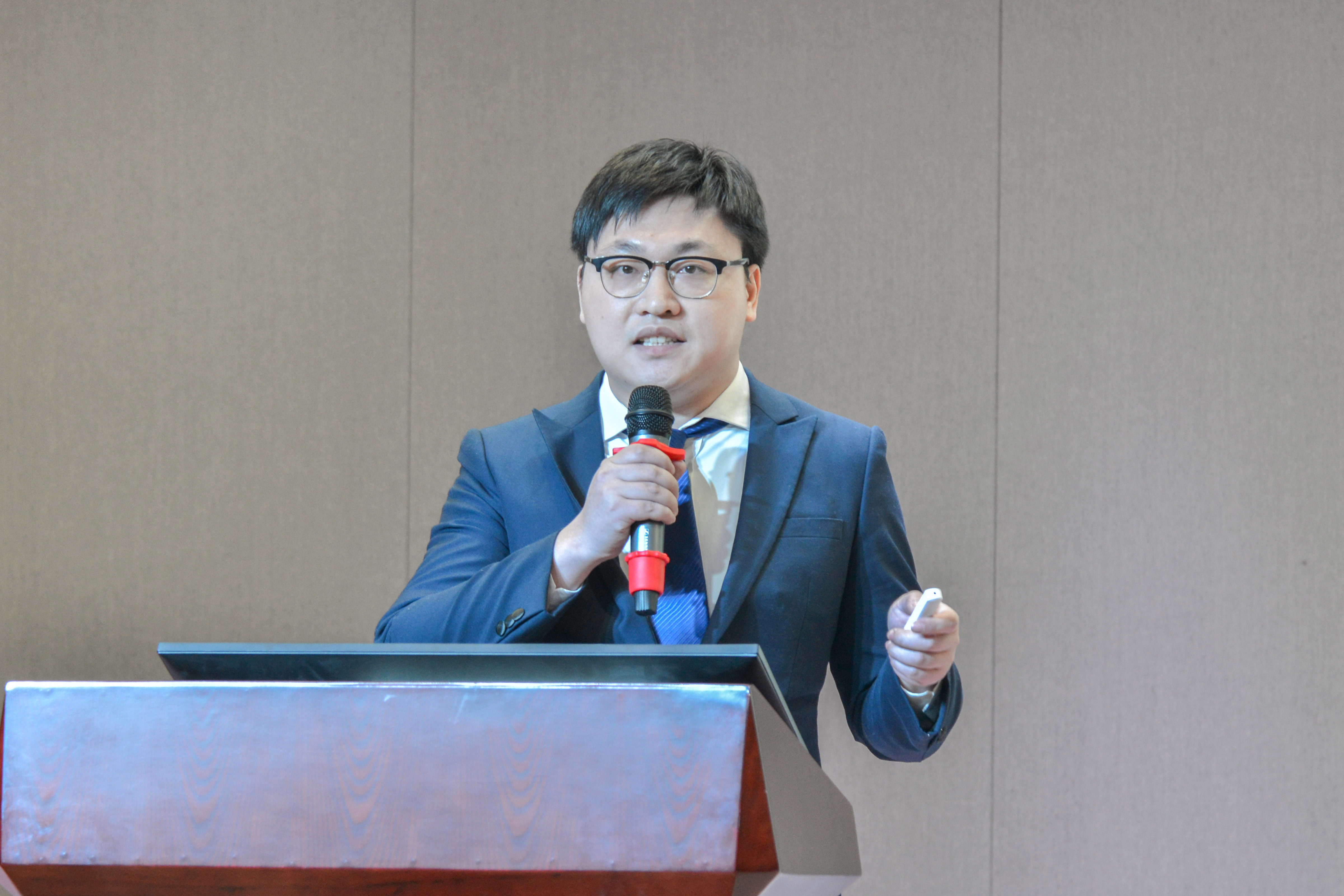 破風(fēng)浪 共揚(yáng)帆——巨人集團(tuán)公司召開2024迎春大會