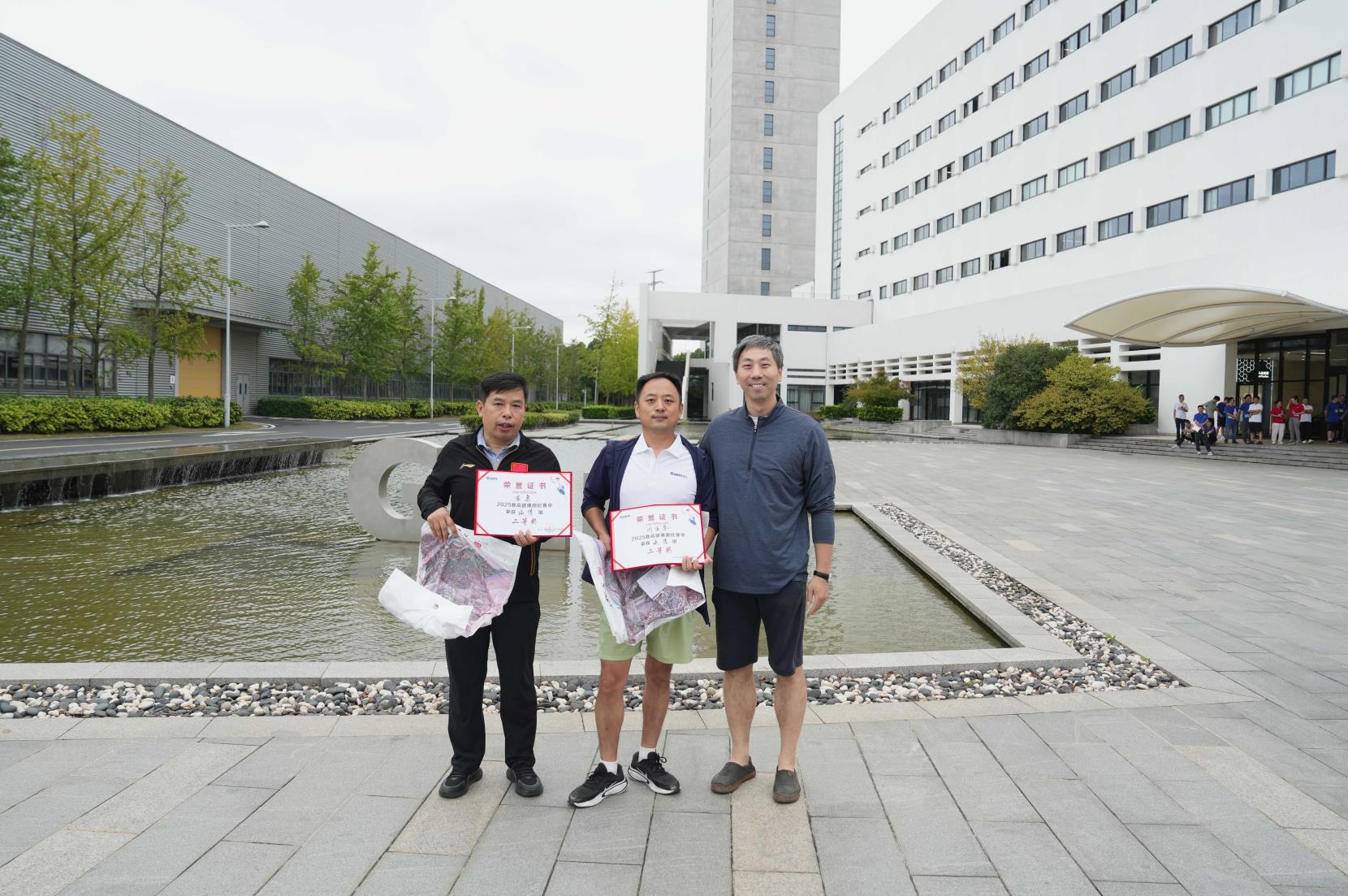 塔下再聚首 攀登勢(shì)正雄——巨龍電梯試驗(yàn)塔第六屆登高跑開(kāi)賽 塔下再聚首 攀登勢(shì)正雄——巨龍電梯試驗(yàn)塔第六屆登高跑開(kāi)賽