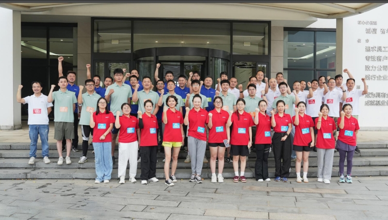 塔下再聚首 攀登勢正雄——巨龍電梯試驗(yàn)塔第六屆登高跑開賽